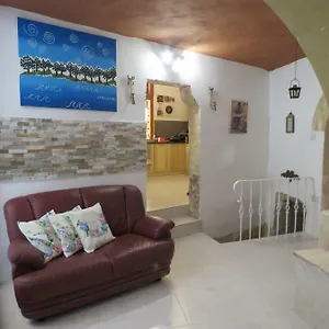 Amelia's House Of Character Apartment